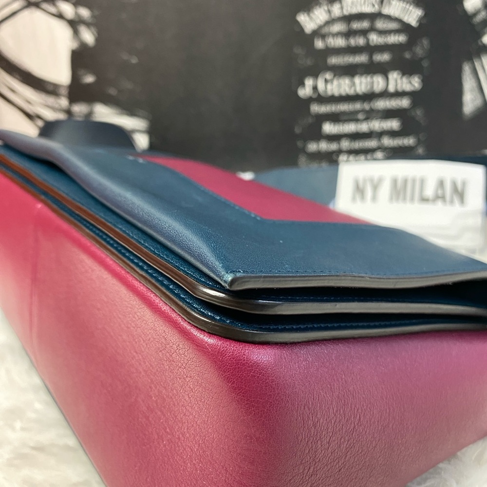 CELINE
Shiny Smooth Calfskin Medium Frame Shoulder Bag Red/Navy Blue - Picture 7 of 10